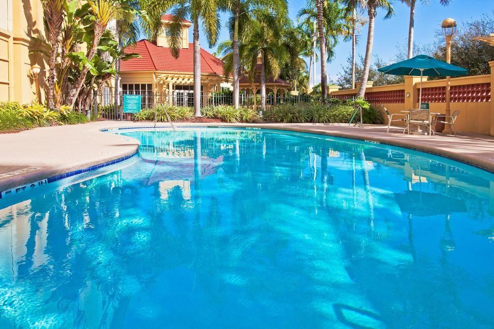 La Quinta By Wyndham Miami Airport West Hotel Sweetwater Exterior photo