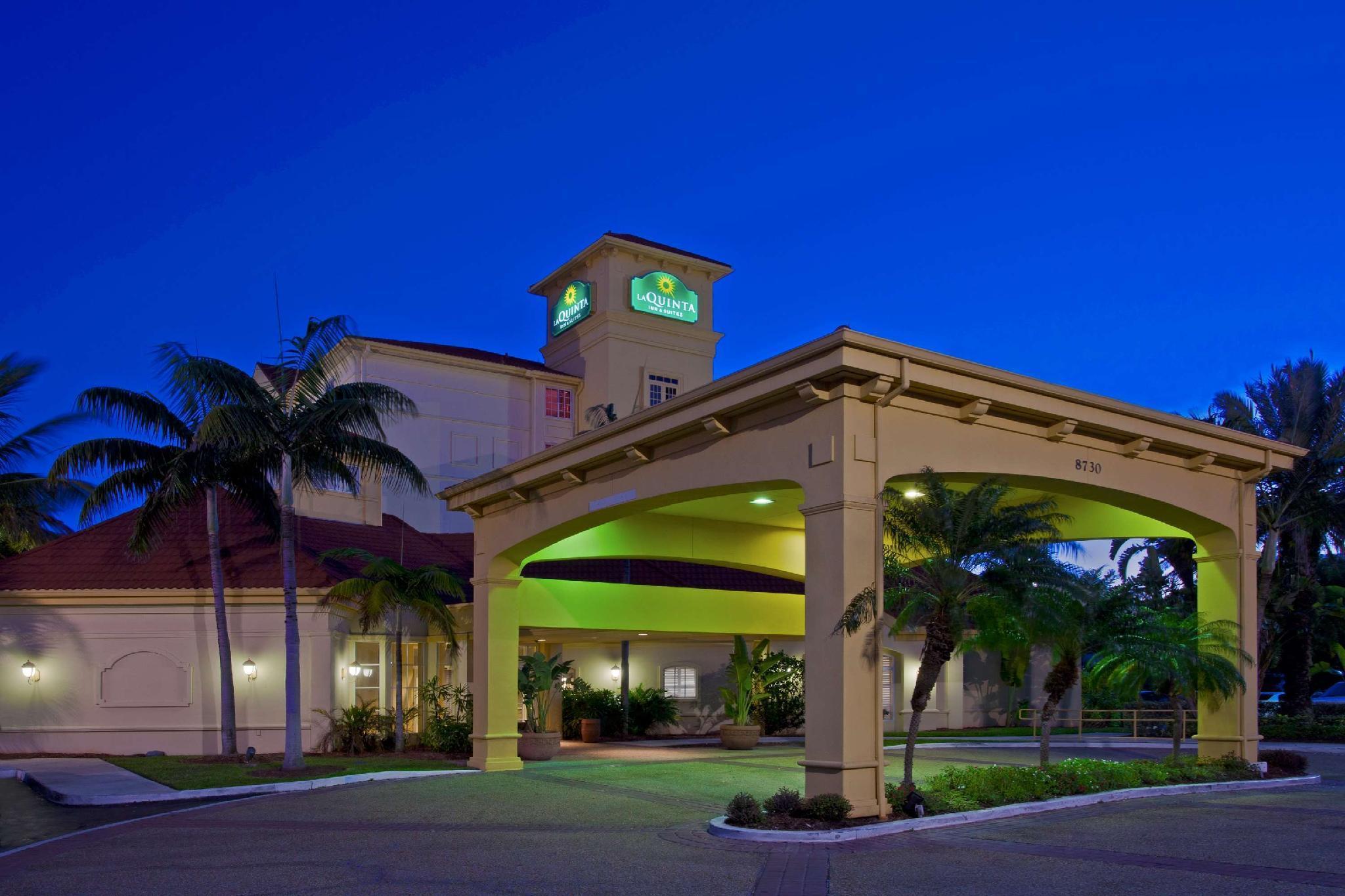 La Quinta By Wyndham Miami Airport West Hotel Sweetwater Exterior photo
