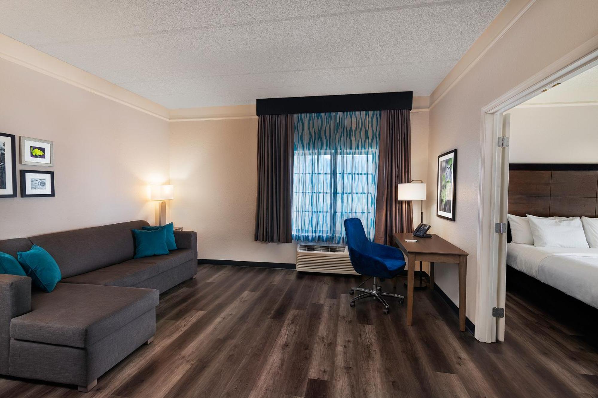 La Quinta By Wyndham Miami Airport West Hotel Sweetwater Exterior photo